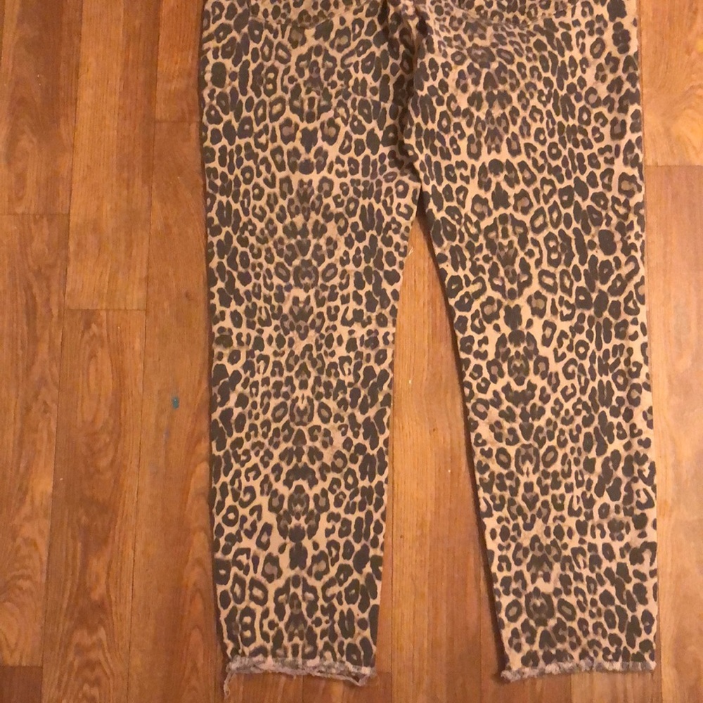 ππ½ππΌππ» Leopard Jeans - Picture 6 of 7